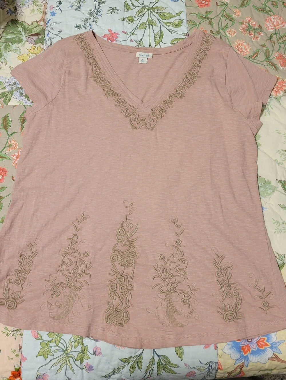 Sundance Dusty Rose Embroidered V-Neck Short Sleeve Tee XL